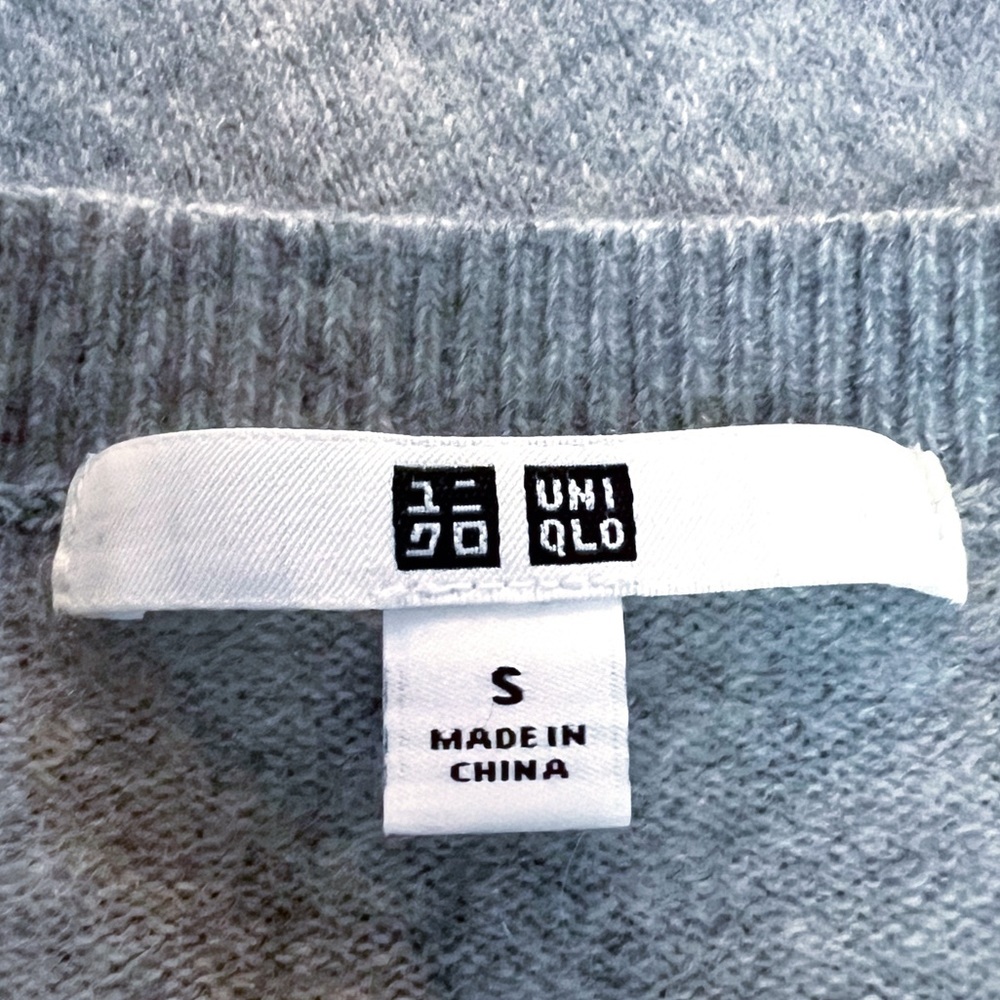 Uniqlo Women’s Light Gray 100% Cashmere Crew Neck Long Sleeve Sweater Size S GUC - Picture 4 of 7